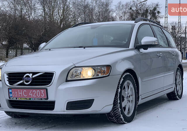 Серый Вольво В50, объемом двигателя 1.6 л и пробегом 268 тыс. км за 7100 $, фото 7 на Automoto.ua