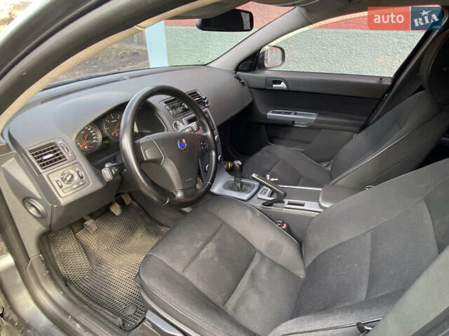 Сірий Вольво V50, об'ємом двигуна 1.6 л та пробігом 285 тис. км за 7400 $, фото 3 на Automoto.ua