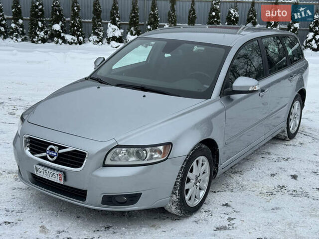 Серый Вольво В50, объемом двигателя 2 л и пробегом 197 тыс. км за 9950 $, фото 13 на Automoto.ua