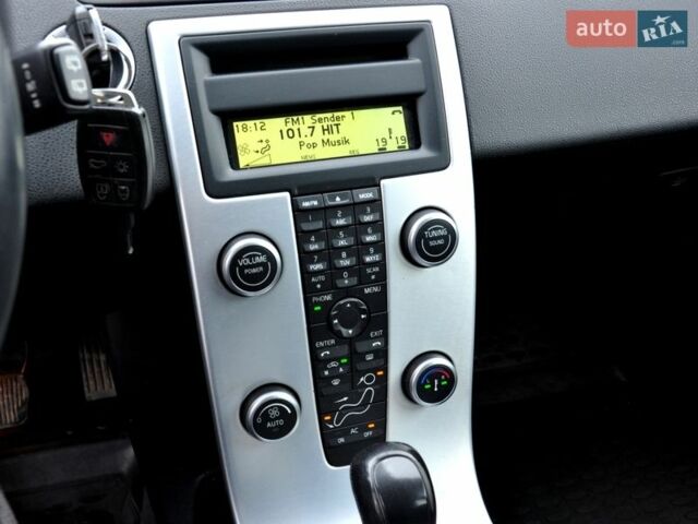 Сірий Вольво V50, об'ємом двигуна 2 л та пробігом 265 тис. км за 6850 $, фото 28 на Automoto.ua