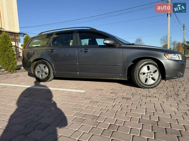 Сірий Вольво V50, об'ємом двигуна 1.6 л та пробігом 292 тис. км за 5999 $, фото 1 на Automoto.ua
