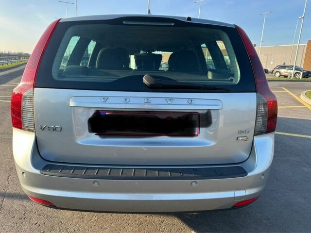 Серый Вольво В50, объемом двигателя 1.6 л и пробегом 214 тыс. км за 3484 $, фото 4 на Automoto.ua