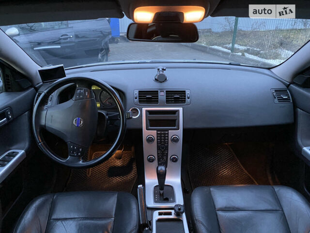 Сірий Вольво V50, об'ємом двигуна 2 л та пробігом 205 тис. км за 7400 $, фото 28 на Automoto.ua