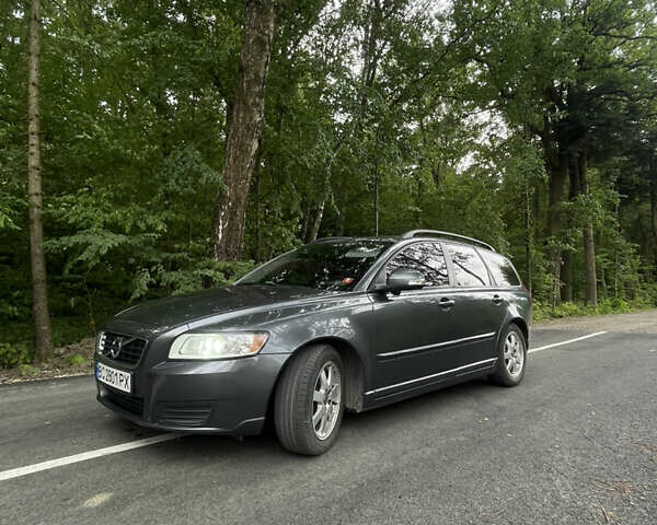 Серый Вольво В50, объемом двигателя 1.56 л и пробегом 250 тыс. км за 7999 $, фото 6 на Automoto.ua