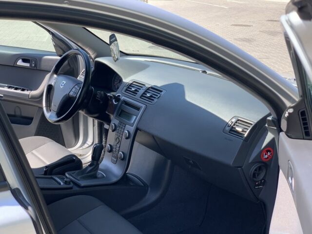 Сірий Вольво V50, об'ємом двигуна 1.6 л та пробігом 263 тис. км за 7500 $, фото 16 на Automoto.ua