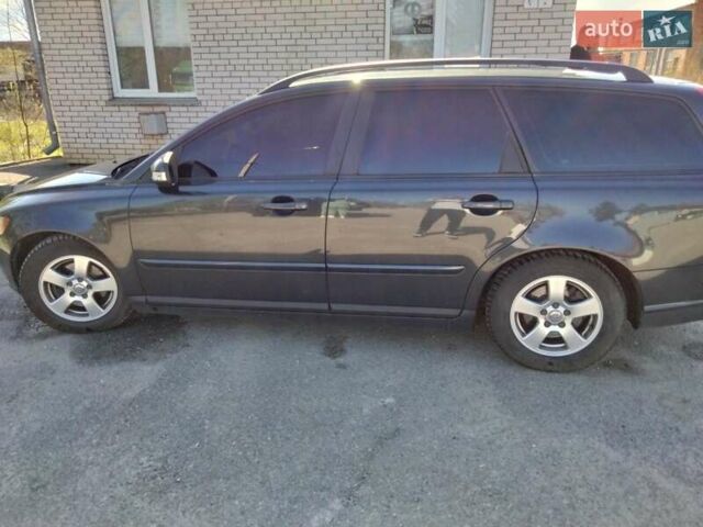 Серый Вольво В50, объемом двигателя 1.56 л и пробегом 280 тыс. км за 7800 $, фото 5 на Automoto.ua