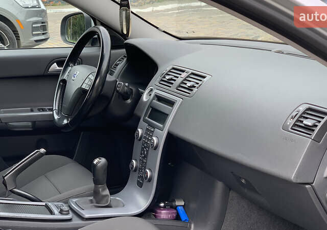 Вольво В50 2010 в Луцке на Automoto.ua Серый Вольво В50, объемом двигателя 1.6 л и пробегом 263 тыс. км за 7400 $, фото 16 на Automoto.ua