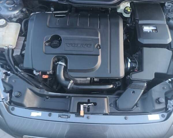 Серый Вольво В50, объемом двигателя 1.6 л и пробегом 305 тыс. км за 7150 $, фото 39 на Automoto.ua