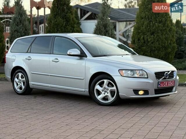 Серый Вольво В50, объемом двигателя 1.6 л и пробегом 229 тыс. км за 7950 $, фото 5 на Automoto.ua