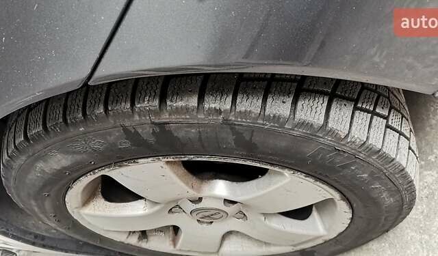 Серый Вольво В50, объемом двигателя 1.6 л и пробегом 253 тыс. км за 8200 $, фото 5 на Automoto.ua