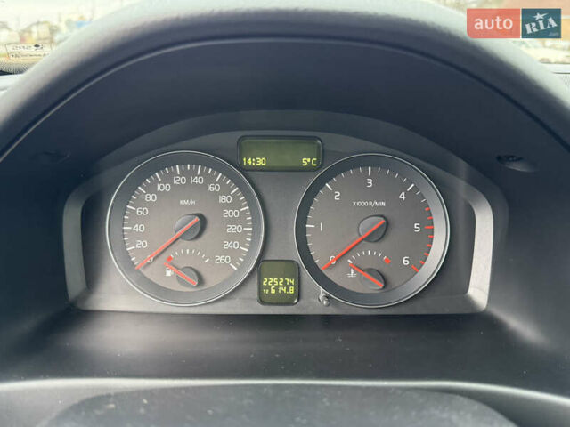 Серый Вольво В50, объемом двигателя 2 л и пробегом 225 тыс. км за 9999 $, фото 36 на Automoto.ua