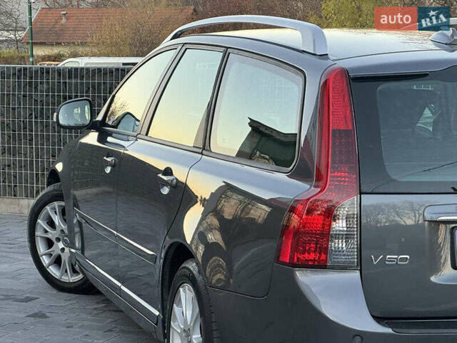 Серый Вольво В50, объемом двигателя 1.6 л и пробегом 218 тыс. км за 8500 $, фото 48 на Automoto.ua
