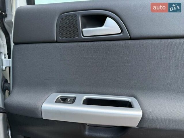 Серый Вольво В50, объемом двигателя 1.6 л и пробегом 229 тыс. км за 7950 $, фото 110 на Automoto.ua