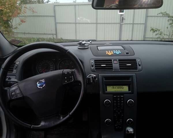 Серый Вольво В50, объемом двигателя 1.56 л и пробегом 266 тыс. км за 7000 $, фото 6 на Automoto.ua