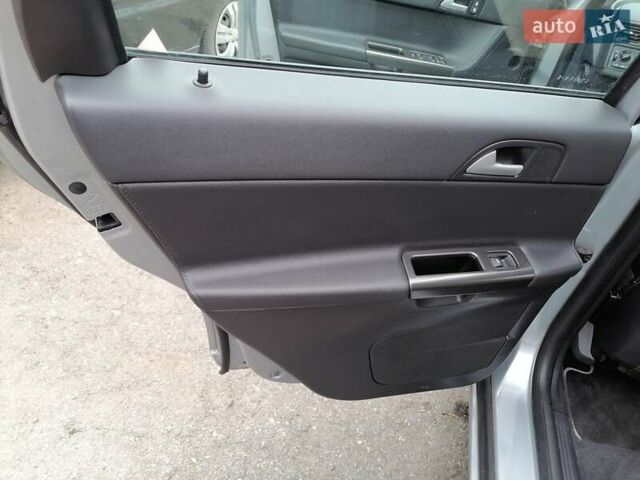 Серый Вольво В50, объемом двигателя 1.56 л и пробегом 224 тыс. км за 9699 $, фото 16 на Automoto.ua
