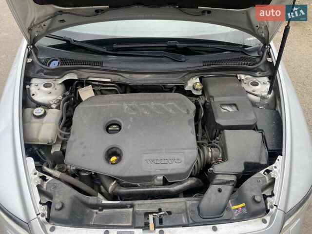 Серый Вольво В50, объемом двигателя 1.56 л и пробегом 220 тыс. км за 6800 $, фото 10 на Automoto.ua