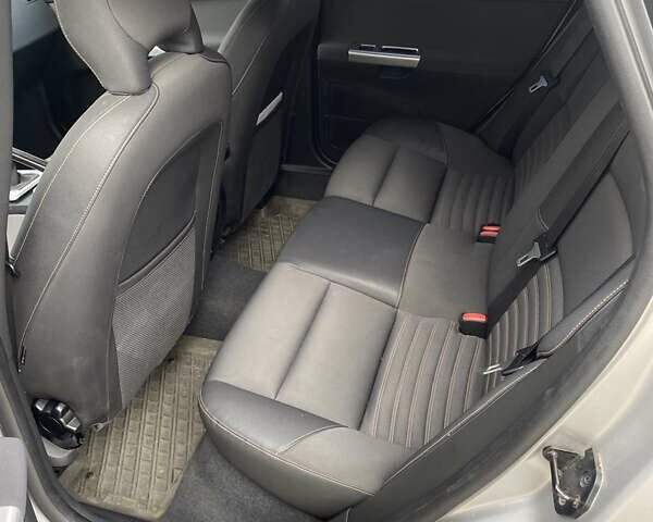 Серый Вольво В50, объемом двигателя 1.56 л и пробегом 220 тыс. км за 6800 $, фото 5 на Automoto.ua