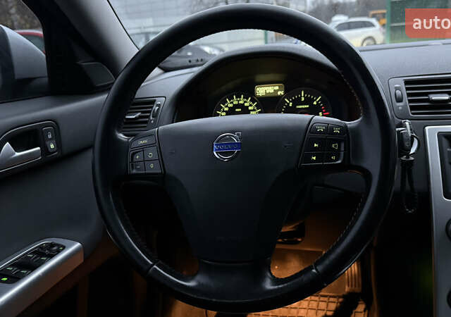 Сірий Вольво V50, об'ємом двигуна 1.56 л та пробігом 240 тис. км за 7900 $, фото 22 на Automoto.ua