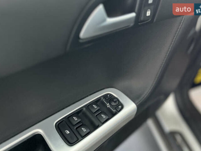 Серый Вольво В50, объемом двигателя 1.56 л и пробегом 324 тыс. км за 8000 $, фото 11 на Automoto.ua