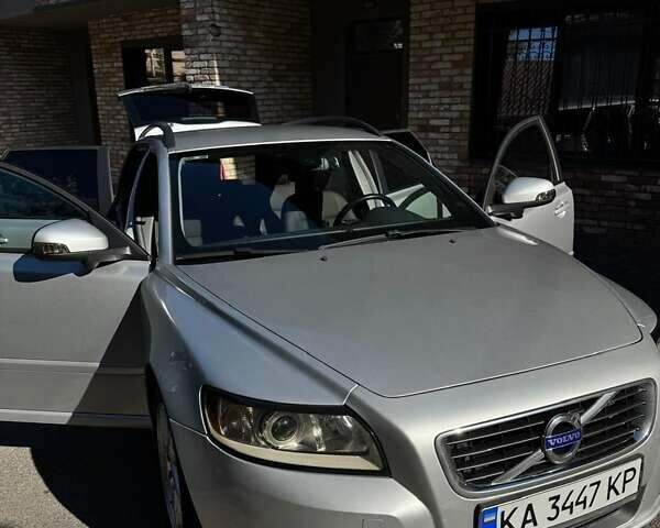 Серый Вольво В50, объемом двигателя 1.56 л и пробегом 282 тыс. км за 6500 $, фото 15 на Automoto.ua