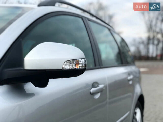 Серый Вольво В50, объемом двигателя 1.6 л и пробегом 160 тыс. км за 8799 $, фото 22 на Automoto.ua