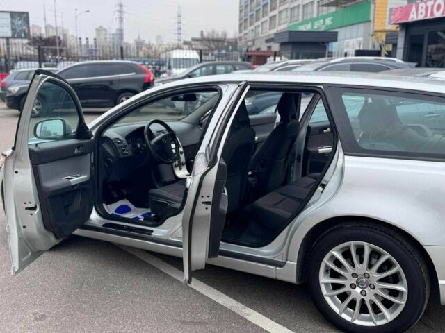 Серый Вольво В50, объемом двигателя 2 л и пробегом 258 тыс. км за 10200 $, фото 14 на Automoto.ua