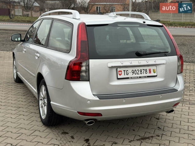 Серый Вольво В50, объемом двигателя 2 л и пробегом 225 тыс. км за 9999 $, фото 22 на Automoto.ua