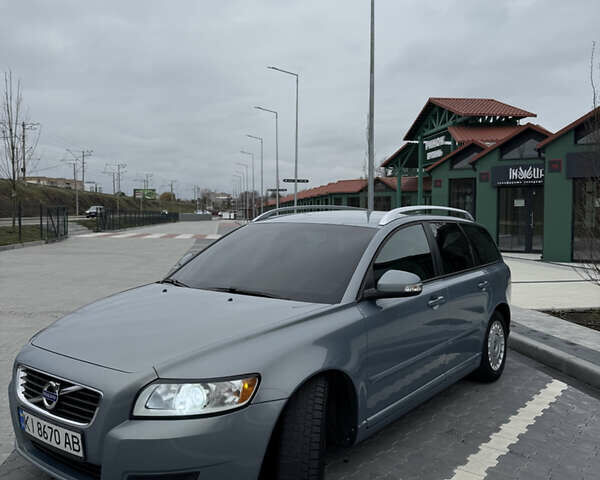Сірий Вольво V50, об'ємом двигуна 1.56 л та пробігом 236 тис. км за 7300 $, фото 1 на Automoto.ua