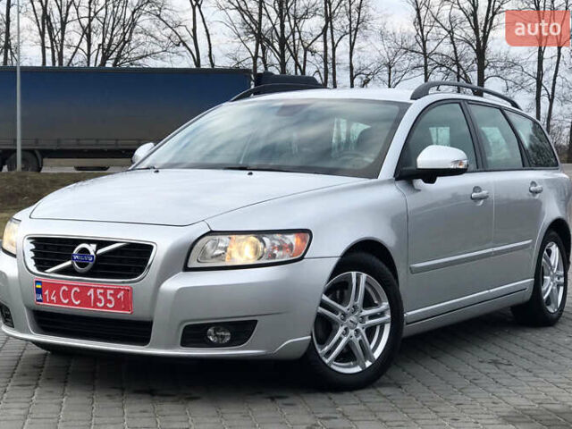 Серый Вольво В50, объемом двигателя 1.6 л и пробегом 160 тыс. км за 8799 $, фото 5 на Automoto.ua