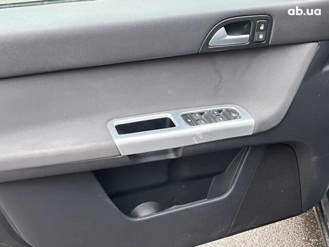 Сірий Вольво V50, об'ємом двигуна 2 л та пробігом 240 тис. км за 9690 $, фото 15 на Automoto.ua
