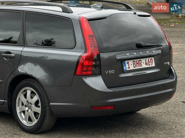 Серый Вольво В50, объемом двигателя 1.6 л и пробегом 240 тыс. км за 7999 $, фото 35 на Automoto.ua