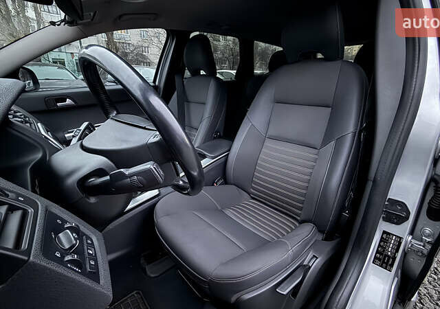 Сірий Вольво V50, об'ємом двигуна 1.56 л та пробігом 240 тис. км за 7900 $, фото 15 на Automoto.ua