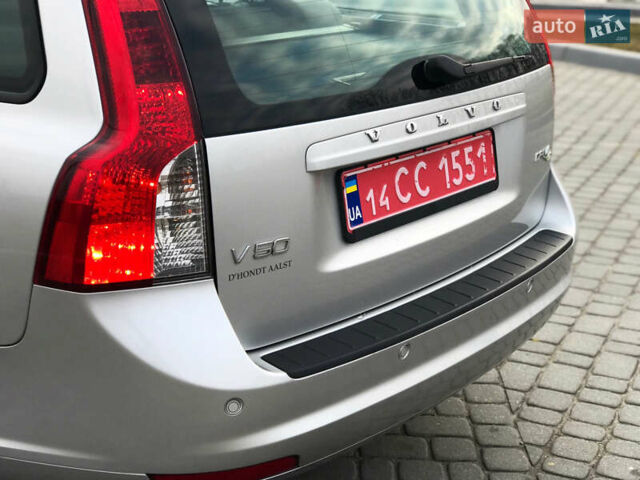 Серый Вольво В50, объемом двигателя 1.6 л и пробегом 160 тыс. км за 8799 $, фото 31 на Automoto.ua