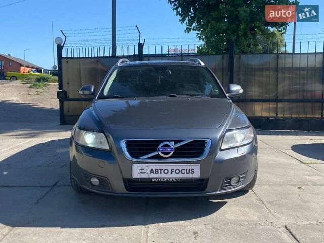 Серый Вольво В50, объемом двигателя 1.56 л и пробегом 224 тыс. км за 6990 $, фото 1 на Automoto.ua