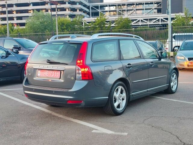 Серый Вольво В50, объемом двигателя 1.6 л и пробегом 260 тыс. км за 8700 $, фото 7 на Automoto.ua