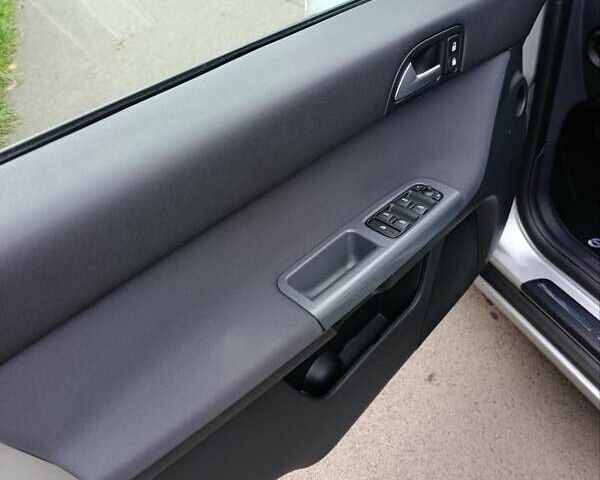 Серый Вольво В50, объемом двигателя 1.6 л и пробегом 200 тыс. км за 7800 $, фото 41 на Automoto.ua