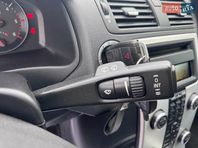 Серый Вольво В50, объемом двигателя 2 л и пробегом 258 тыс. км за 10200 $, фото 43 на Automoto.ua