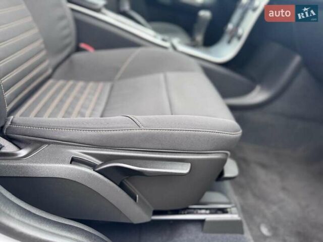 Серый Вольво В50, объемом двигателя 2 л и пробегом 258 тыс. км за 10200 $, фото 24 на Automoto.ua