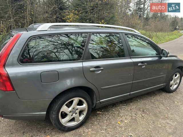 Сірий Вольво V50, об'ємом двигуна 1.6 л та пробігом 316 тис. км за 7800 $, фото 7 на Automoto.ua