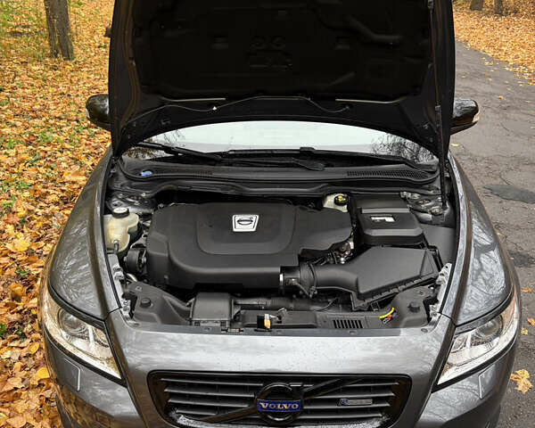 Серый Вольво В50, объемом двигателя 1.98 л и пробегом 248 тыс. км за 11999 $, фото 10 на Automoto.ua