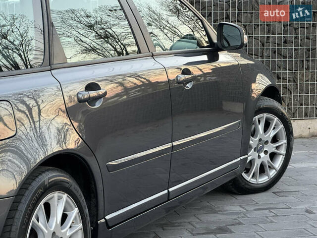 Серый Вольво В50, объемом двигателя 1.6 л и пробегом 218 тыс. км за 8500 $, фото 67 на Automoto.ua