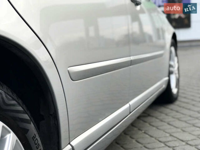 Серый Вольво В50, объемом двигателя 1.6 л и пробегом 160 тыс. км за 8799 $, фото 73 на Automoto.ua