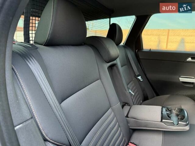 Серый Вольво В50, объемом двигателя 1.6 л и пробегом 229 тыс. км за 7950 $, фото 116 на Automoto.ua