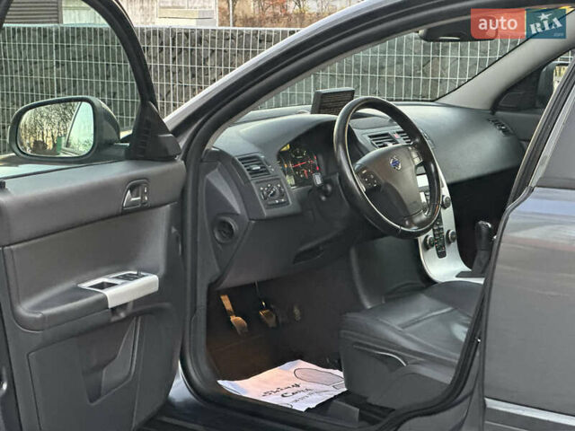 Серый Вольво В50, объемом двигателя 1.6 л и пробегом 218 тыс. км за 8500 $, фото 97 на Automoto.ua