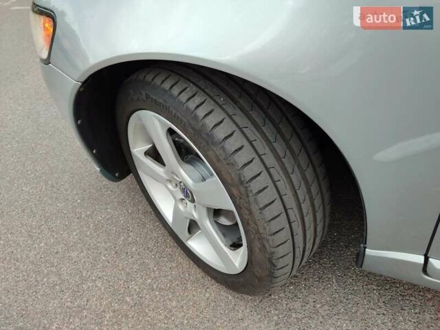 Серый Вольво В50, объемом двигателя 1.56 л и пробегом 224 тыс. км за 9699 $, фото 78 на Automoto.ua