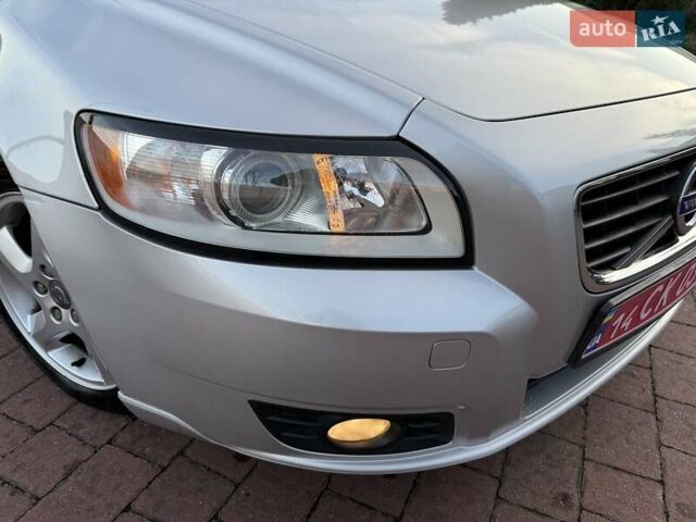 Серый Вольво В50, объемом двигателя 1.6 л и пробегом 229 тыс. км за 7950 $, фото 10 на Automoto.ua