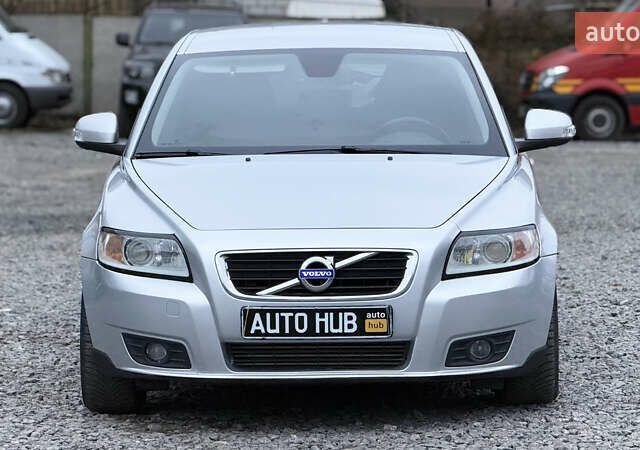 Сірий Вольво V50, об'ємом двигуна 1.56 л та пробігом 240 тис. км за 7900 $, фото 2 на Automoto.ua