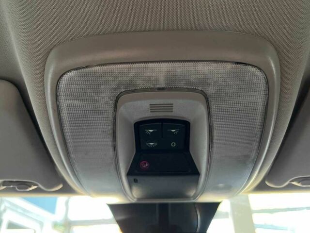 Серый Вольво В50, объемом двигателя 1.6 л и пробегом 324 тыс. км за 8000 $, фото 17 на Automoto.ua