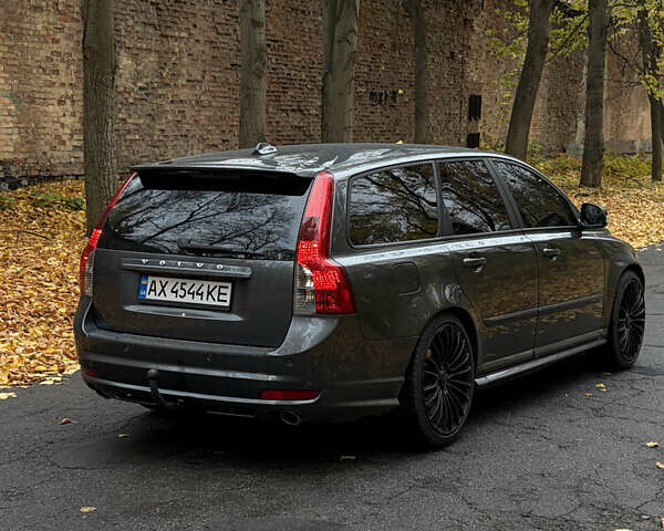 Серый Вольво В50, объемом двигателя 1.98 л и пробегом 248 тыс. км за 11999 $, фото 5 на Automoto.ua