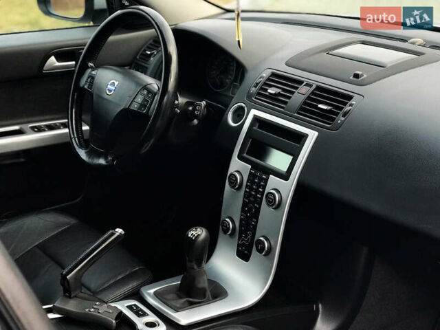 Серый Вольво В50, объемом двигателя 1.6 л и пробегом 160 тыс. км за 8799 $, фото 108 на Automoto.ua